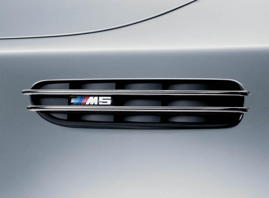 Детали экстерьера BMW M5 (E60) 2004 года  (WW) (фото 49 из 98)